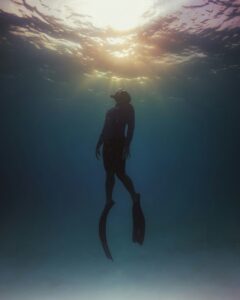 Collard Spiritual Direction. Diver coming up for fresh air. What feels like sweet freedom to your soul? A discussion of loosening our grip. Ibrahim Mohamed via Unsplash